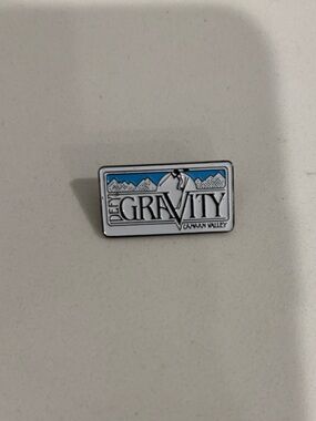 Vintage 80’s Canaan Valley Ski Resort DEFY GRAVITY Souvenir Travel Pin Badge